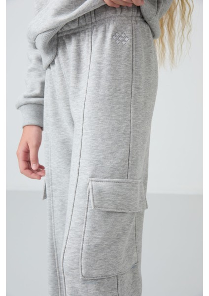 Gri Melanj Pamuklu İçi Tüylü Yumuşak Dokulu Standart Fit Nakışlı Kız Çocuk Eşofman Takım - 75159 fırsatları