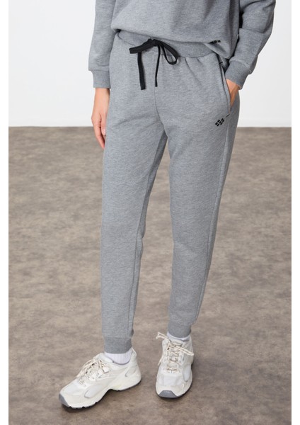 Gri Melanj Kompakt Pamuklu Kalın Pürüzsüz Dokulu O Yaka Oversize Fit Kadın Eşofman Takım - 95341 modelleri