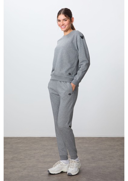 Gri Melanj Kompakt Pamuklu Kalın Pürüzsüz Dokulu O Yaka Oversize Fit Kadın Eşofman Takım - 95341 fırsatları