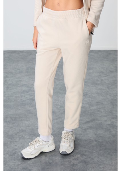 Bej Kalın Yumuşak Dokulu Dik Yaka Oversize Nakışlı Polar Kadın Eşofman Takım -95339 modelleri