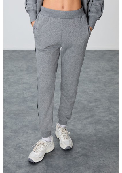 Gri Melanj Kompakt Pamuklu Kalın Pürüzsüz Dokulu Dik Yaka Oversize Fit Kadın Eşofman Takım - 95340 modelleri