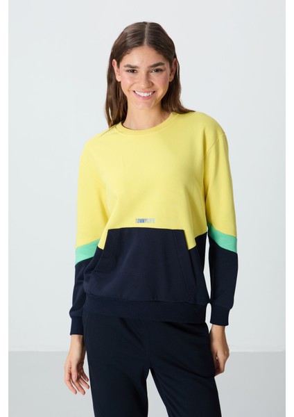 Sarı Kompakt Pamuklu Kalın Pürüzsüz Dokulu O Yaka Oversize Fit Kadın Sweatshirt - 97289 fırsatları