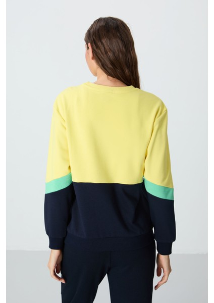 Sarı Kompakt Pamuklu Kalın Pürüzsüz Dokulu O Yaka Oversize Fit Kadın Sweatshirt - 97289 indirimleri