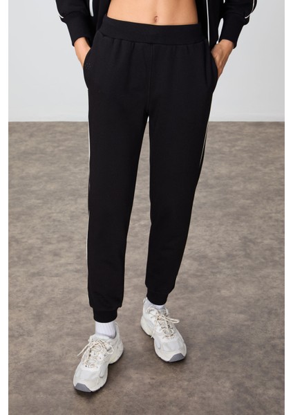 Siyah Kompakt Pamuklu Kalın Pürüzsüz Dokulu Dik Yaka Oversize Fit Kadın Eşofman Takım - 95340 indirimleri