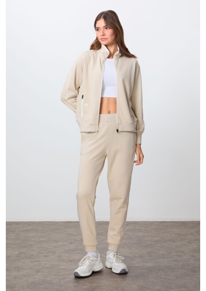 Bej Kompakt Pamuklu Kalın Pürüzsüz Dokulu Dik Yaka Oversize Fit Kadın Eşofman Takım - 95340 fiyatları