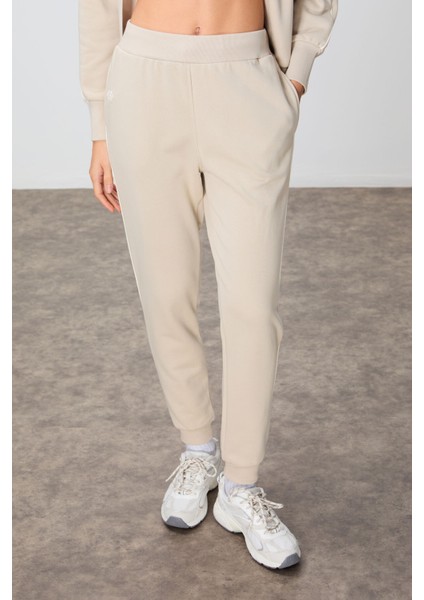 Bej Kompakt Pamuklu Kalın Pürüzsüz Dokulu Dik Yaka Oversize Fit Kadın Eşofman Takım - 95340 fırsatları