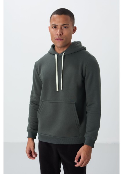 Haki Pamuklu Kalın İçi Tüylü Yumuşak Dokulu Comfort Fit Nakışlı Erkek Sweatshirt - 88419