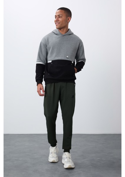 Gri Melanj Pamuklu Kalın İçi Tüylü Yumuşak Dokulu Comfort Fit Nakışlı Erkek Sweatshirt - 88417