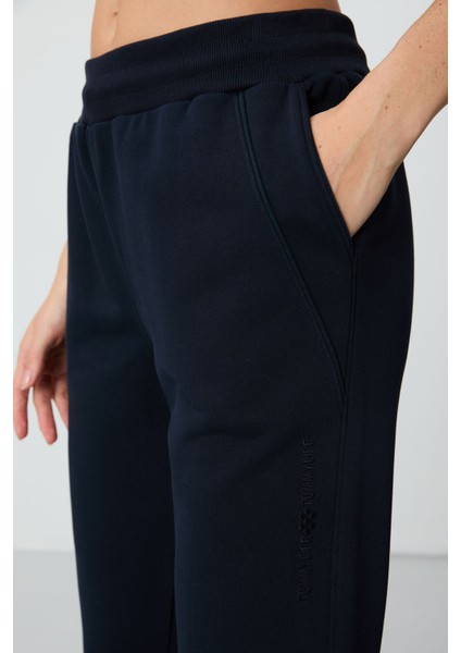 Lacivert Kompakt Pamuklu Kalın Pürüzsüz Dokulu Standart Fit Kadın Eşofman Altı - 94660 modelleri