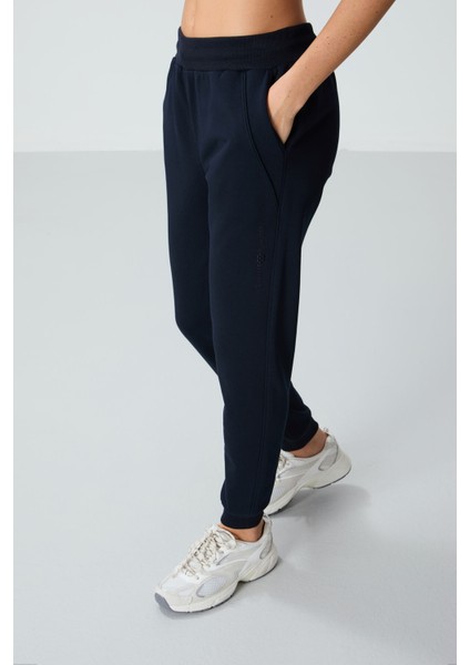 Lacivert Kompakt Pamuklu Kalın Pürüzsüz Dokulu Standart Fit Kadın Eşofman Altı - 94660 fırsatları