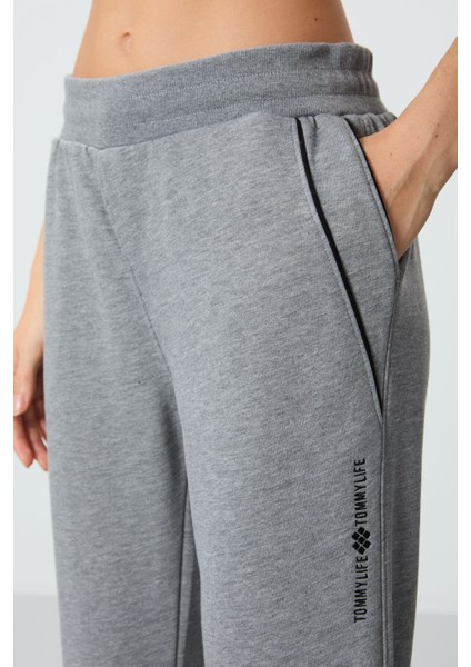 Gri Melanj Kompakt Pamuklu Kalın Pürüzsüz Dokulu Standart Fit Kadın Eşofman Altı - 94660 modelleri