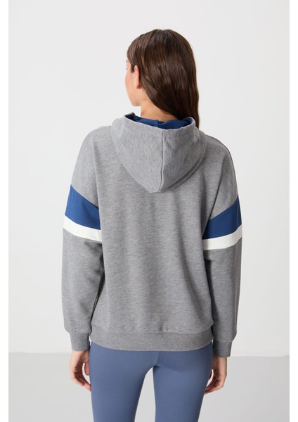 Gri Melanj Kompakt Pamuklu Kalın Pürüzsüz Dokulu Kapüşonlu Oversize Fit Kadın Sweatshirt - 97290 indirimleri