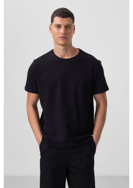 Siyah Yüzeyi Dokulu Rahat Form Basic Erkek T-Shirt - 88436