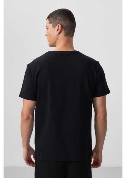 Siyah Yüzeyi Dokulu Rahat Form Basic Erkek T-Shirt - 88436 indirimleri