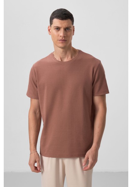 Kahverengi Yüzeyi Dokulu Rahat Form Basic Erkek T-Shirt - 88436