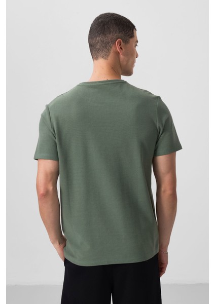 Yeşil Yüzeyi Dokulu Rahat Form Basic Erkek T-Shirt - 88436 indirimleri