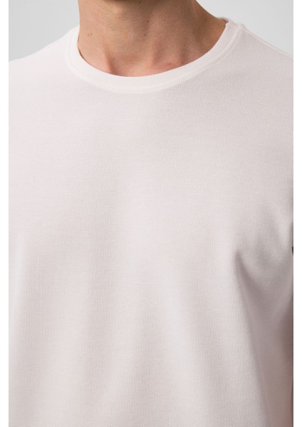 Ekru Yüzeyi Dokulu Rahat Form Basic Erkek T-Shirt - 88436 modelleri