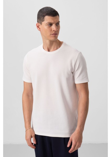 Ekru Yüzeyi Dokulu Rahat Form Basic Erkek T-Shirt - 88436 fırsatları