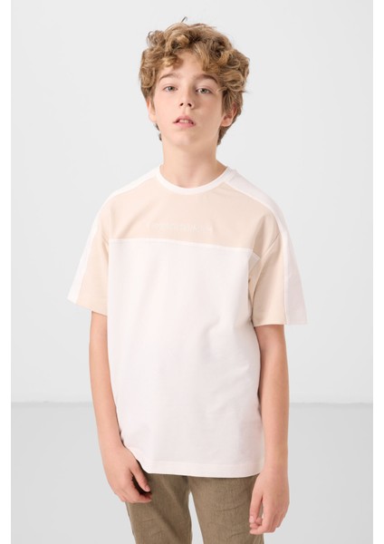 Ekru Pamuklu Yumuşak Dokulu Oversize Fit Nakışlı Erkek Çocuk T-Shirt - 11290 modelleri