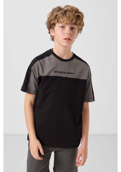 Siyah Pamuklu Yumuşak Dokulu Oversize Fit Nakışlı Erkek Çocuk T-Shirt - 11290