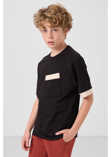 Siyah Pamuklu Yumuşak Dokulu Oversize Cep Detaylı Erkek Çocuk T-Shirt - 11295 modelleri