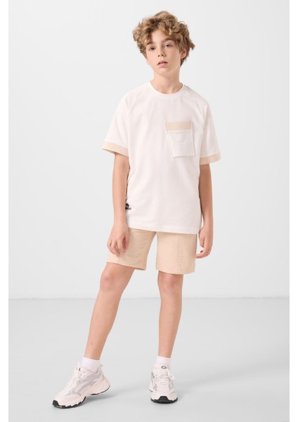 Ekru Pamuklu Yumuşak Dokulu Oversize Cep Detaylı Erkek Çocuk T-Shirt - 11295 fiyatları
