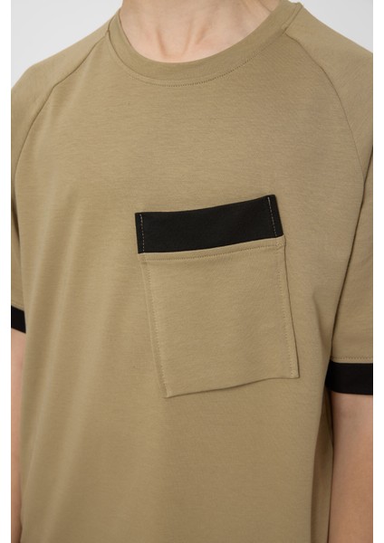 Koyu Bej Pamuklu Yumuşak Dokulu Oversize Cep Detaylı Erkek Çocuk T-Shirt - 11295 modelleri