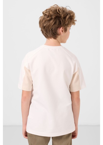 Ekru Pamuklu Yumuşak Dokulu Oversize Fit Nakışlı Erkek Çocuk T-Shirt - 11290 indirimleri