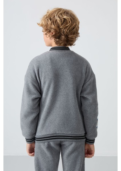 Gri Melanj Kalın Yumuşak Dokulu Standart Fit Nakışlı Polar Erkek Çocuk Kolej Ceket - 11227 indirimleri