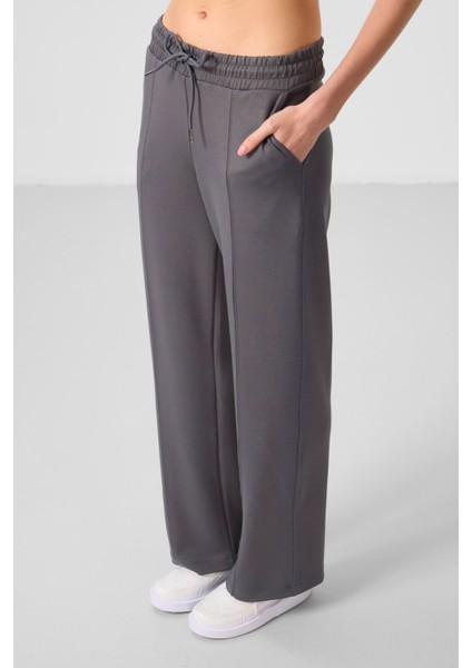 Koyu Gri Yumuşak Dokulu Cepli Ön Dikiş Detaylı Kadın Palazzo Pantolon - 94670 fırsatları