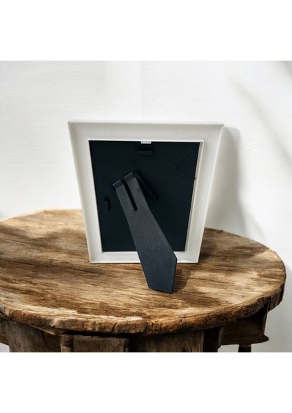 Dalgalı Fotoğraf Çerçevesi | Modern Masaüstü & Duvar Çerçevesi – Beyaz, Siyah, Lacivert, Mor, Pembe fırsatları