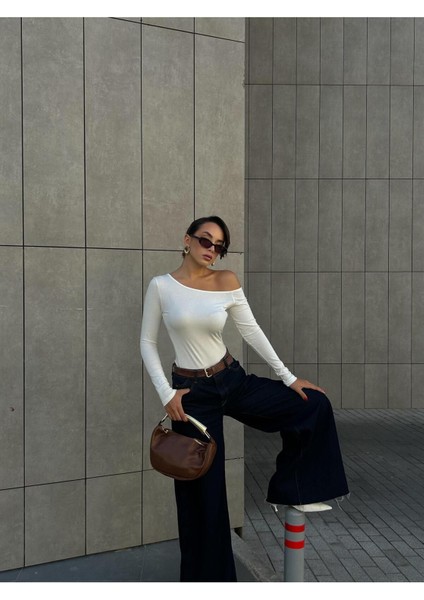 Kadın Ekru Kayık Yaka Pamuk Kumaş Body modelleri