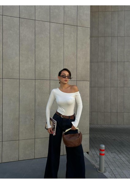 Kadın Ekru Kayık Yaka Pamuk Kumaş Body indirimleri