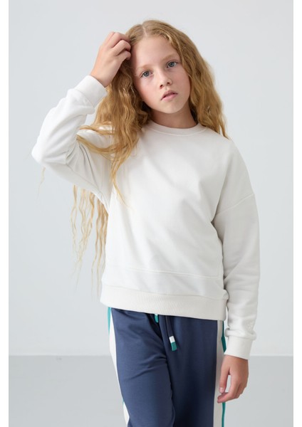 Ekru Pamuklu İçi Tüylü Yumuşak Dokulu Oversize Nakışlı Kız Çocuk Sweatshirt - 75150 modelleri