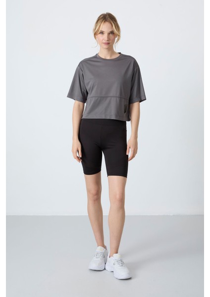 Koyu Gri Polyester Nefes Alan Dokulu İnce Esnek Oversize Fit Performans Kadın T-Shirt - 97284 fırsatları