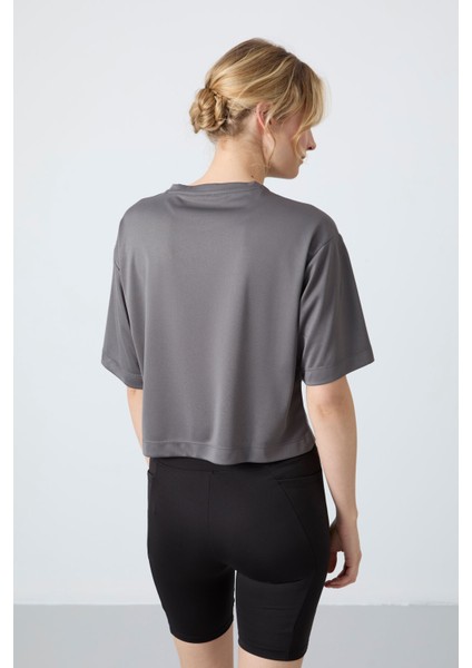 Koyu Gri Polyester Nefes Alan Dokulu İnce Esnek Oversize Fit Performans Kadın T-Shirt - 97284 indirimleri