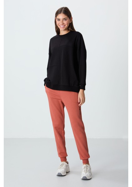 Siyah Kompakt Pamuklu Kalın Pürüzsüz Dokulu O Yaka Oversize Fit Kadın Sweatshirt - 97288 modelleri