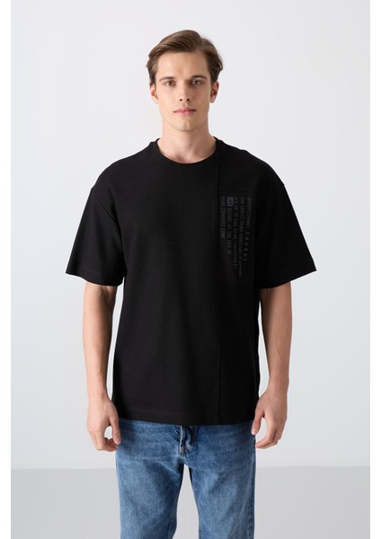 Tommy Life Siyah Pamuklu Kalın Yüzeyi Dokulu Oversize Fit Baskılı Erkek T-Shirt - 88338 fırsatları