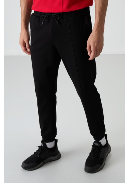 Siyah Pamuklu Yumuşak Dokulu Comfort Fit Nakışlı Erkek Jogger - 82123 fırsatları