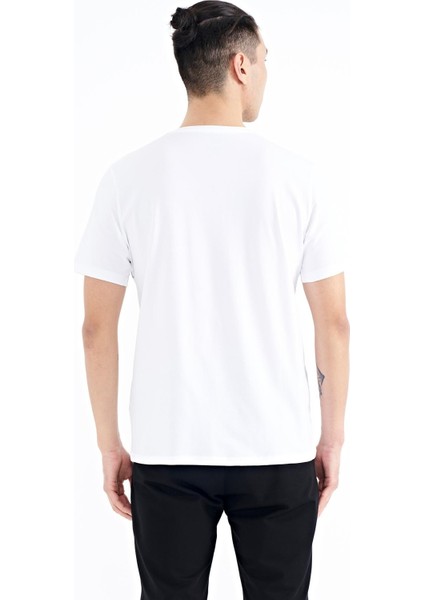 Beyaz Ön Cep Detaylı Baskılı Standart Kalıp Erkek T-shirt - 88200 indirimleri