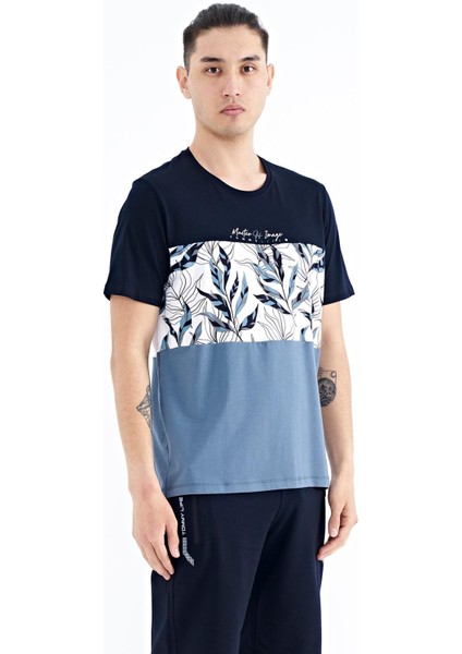 Lacivert Renk Geçişli Baskı Detaylı O Yaka Standart Kalıp Erkek T-Shirt - 88177 fırsatları