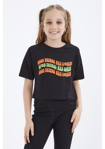 Siyah Oversize Renkli Yazı Baskılı Düşük Omuz O Yaka Kız Çocuk Crop T-Shirt - 75038 modelleri