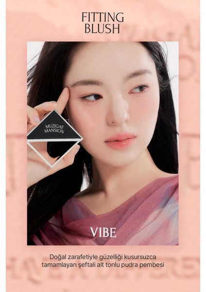 Ciltle Bütünleşen ve Pürüzsüzleştiren, Yumuşak Dokulu Allık Muzıgae Mansıon Fitting Blush (04 Vibe) fiyatları