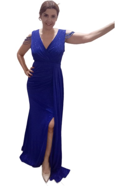 Saks Mavi Büyük Beden Omzu Boncuk Detaylı Kruvaze Yaka Boydan Balık Abiye Elbise