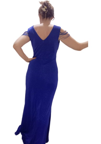 Saks Mavi Büyük Beden Omzu Boncuk Detaylı Kruvaze Yaka Boydan Balık Abiye Elbise