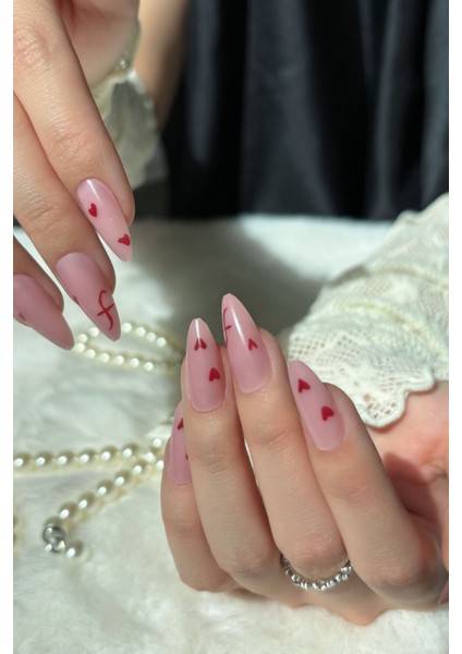 Badem Tırnak Kalp Desenli Orta Uzunlukta 24 Adet Takma Tırnak Seti W1839