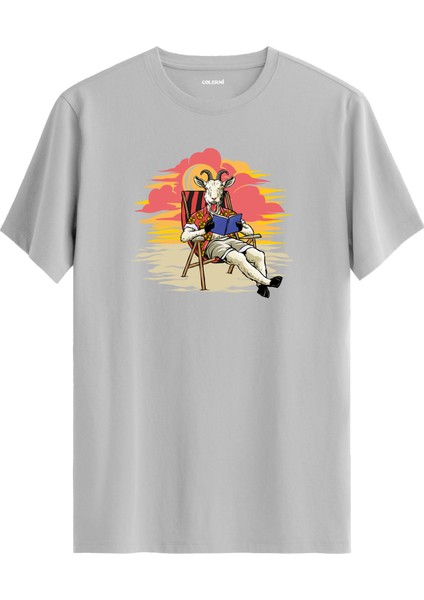 Plajda Kitap Okuyan Keçi Baskılı %100 Pamuk Tişört