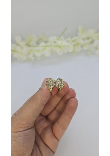 14 Ayar Altın Kaplama Zirkon Taşlı Kadın Küpe – Zarif ve Işıltılı (M11) modelleri