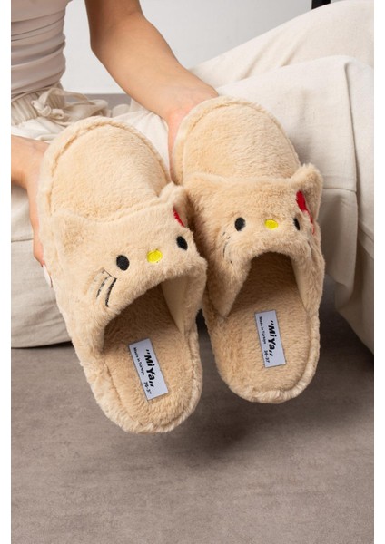 Kadın Panda Figürlü Sessiz Taban Peluş Ev Terliği