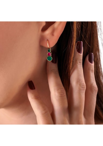 TRİA HARMONİSİ RENKLİ BAKIR EL YAPIMI KRİSTAL TAŞLI KARARMA YAPMAZ KADIN KÜPE KUTULU